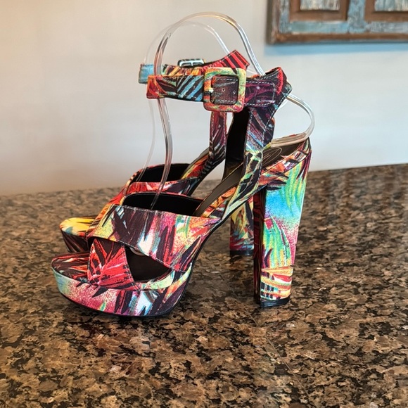 Misguided tropical Heels with Bold Design NWOT 8 - Picture 6 of 12